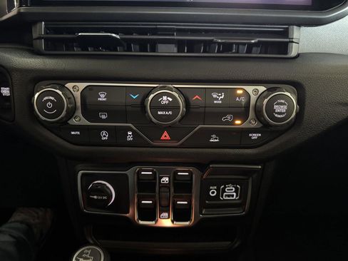 New 2026 Jeep Gladiator Sport AWD/4WD image 14