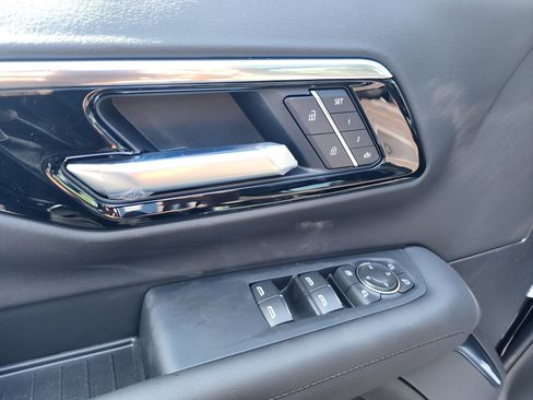 New 2025 Chevrolet Tahoe High Country image 25