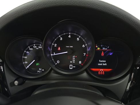 Certified 2025 Porsche Macan image 15