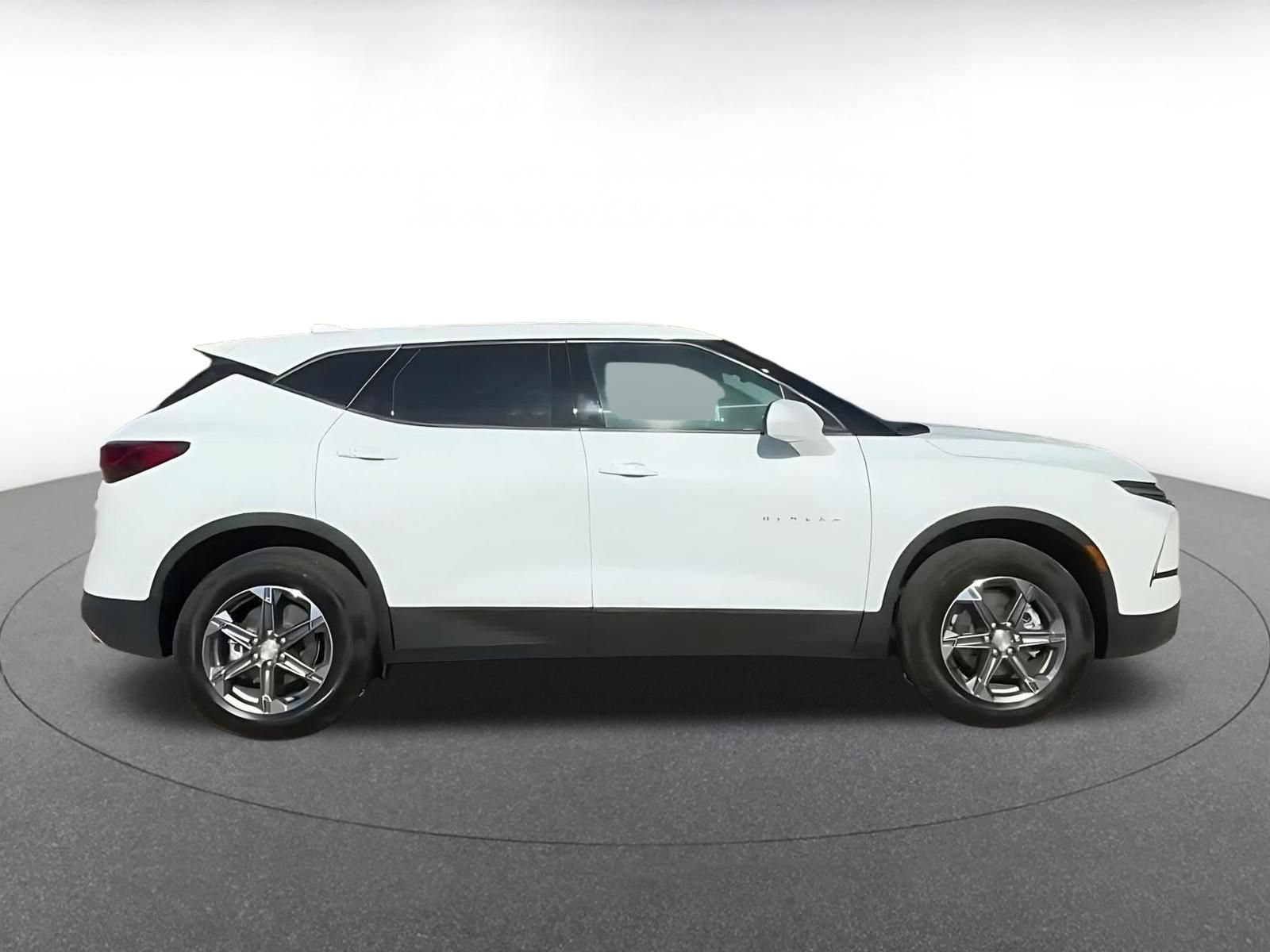 Used 2026 Chevrolet Blazer LT FWD image 15