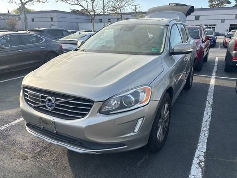 Used 2016 Volvo XC60 T6 Platinum w/ Climate Package image 2