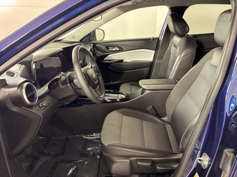 Used 2024 Chevrolet Trax LT image 22