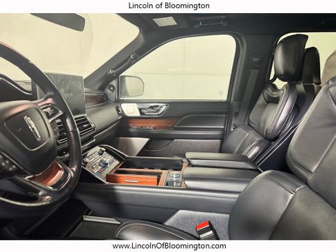 Used 2022 Lincoln Navigator Reserve image 39