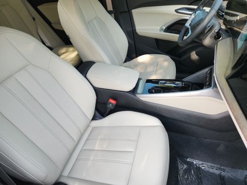 Used 2025 Audi Q5 Premium AWD/4WD image 6