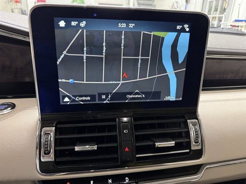 Used 2018 Lincoln Navigator Reserve w/ Technology Package image 16