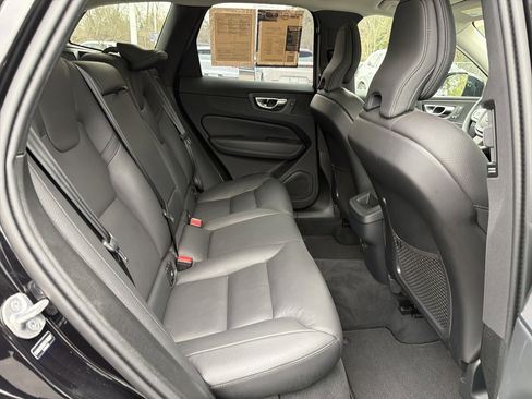 Certified 2025 Volvo XC60 B5 Plus image 33