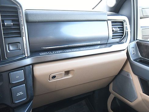 Used 2023 Ford F250 Lariat w/ Lariat Ultimate Package AWD/4WD image 18
