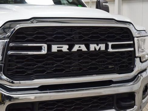 Used 2024 RAM 5500 Tradesman w/ Chrome Appearance Group image 5