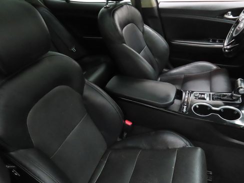 Used 2018 Kia Stinger Premium AWD/4WD image 27