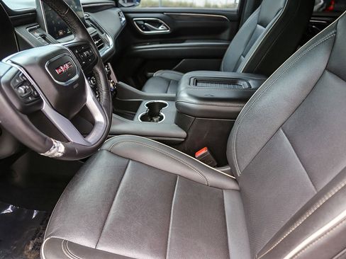 Used 2022 GMC Yukon SLT w/ SLT Premium Package AWD/4WD image 17