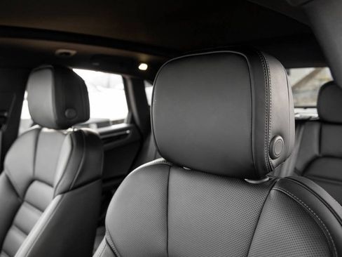 New 2026 Porsche Macan S image 23