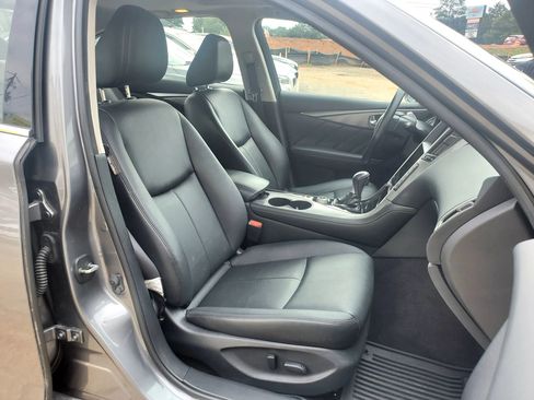 Used 2015 INFINITI Q50 AWD w/ Moonroof Package image 4