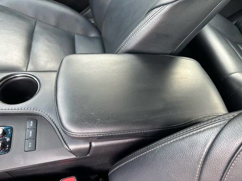 Used 2018 Toyota Avalon XLE image 27