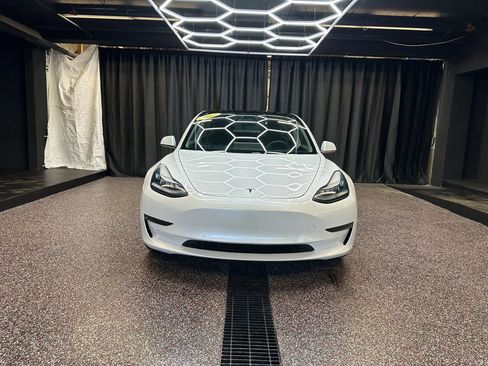 Used 2020 Tesla Model 3 Standard Range Plus image 2