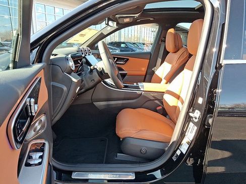 Used 2026 Mercedes-Benz GLC 300 4MATIC image 12