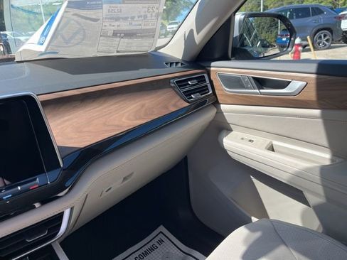 New 2026 Volkswagen Atlas SE image 22