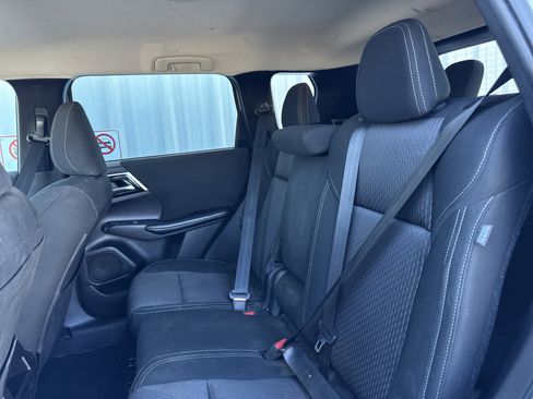 Used 2022 Mitsubishi Outlander ES image 22