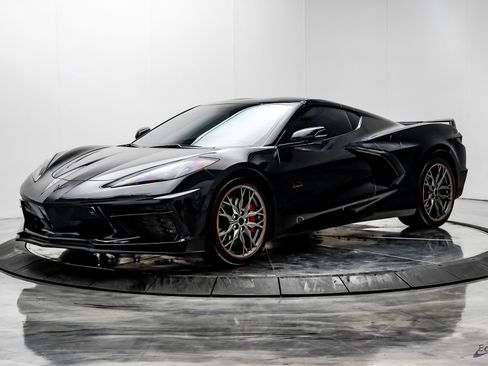 Used 2023 Chevrolet Corvette Stingray Premium Cpe w/ Z51 Performance Package image 3