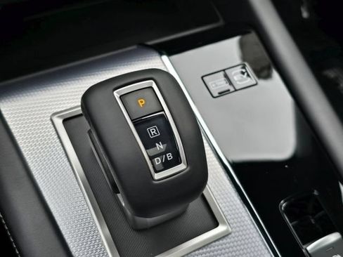 New 2026 Nissan Rogue Platinum AWD/4WD image 33