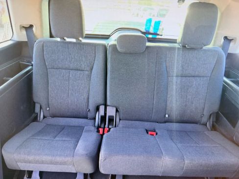 Used 2024 Ford Expedition XLT RWD image 8