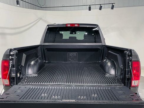 Used 2019 RAM 1500 Express AWD/4WD image 5