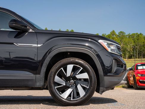 Used 2024 Volkswagen Atlas Cross Sport SE FWD image 10