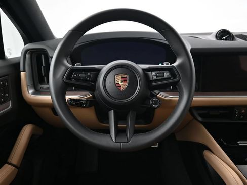 Used 2025 Porsche Cayenne Coupe AWD/4WD image 13