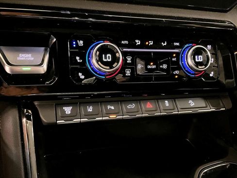 Used 2025 GMC Sierra 2500 AT4 w/ AT4 Premium Plus Package image 27