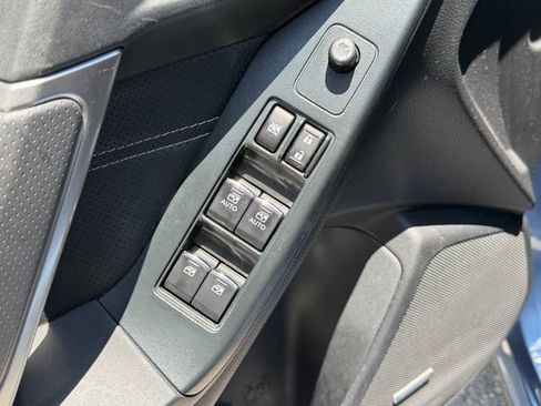 Used 2018 Subaru Forester 2.5i Touring AWD/4WD image 8