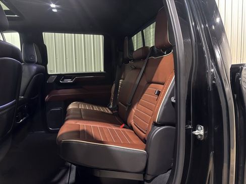 Used 2024 GMC Sierra 2500 Denali Ultimate w/ Snow Plow Prep/Camper Package image 8