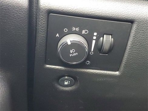 Used 2020 Jeep Grand Cherokee Limited image 20