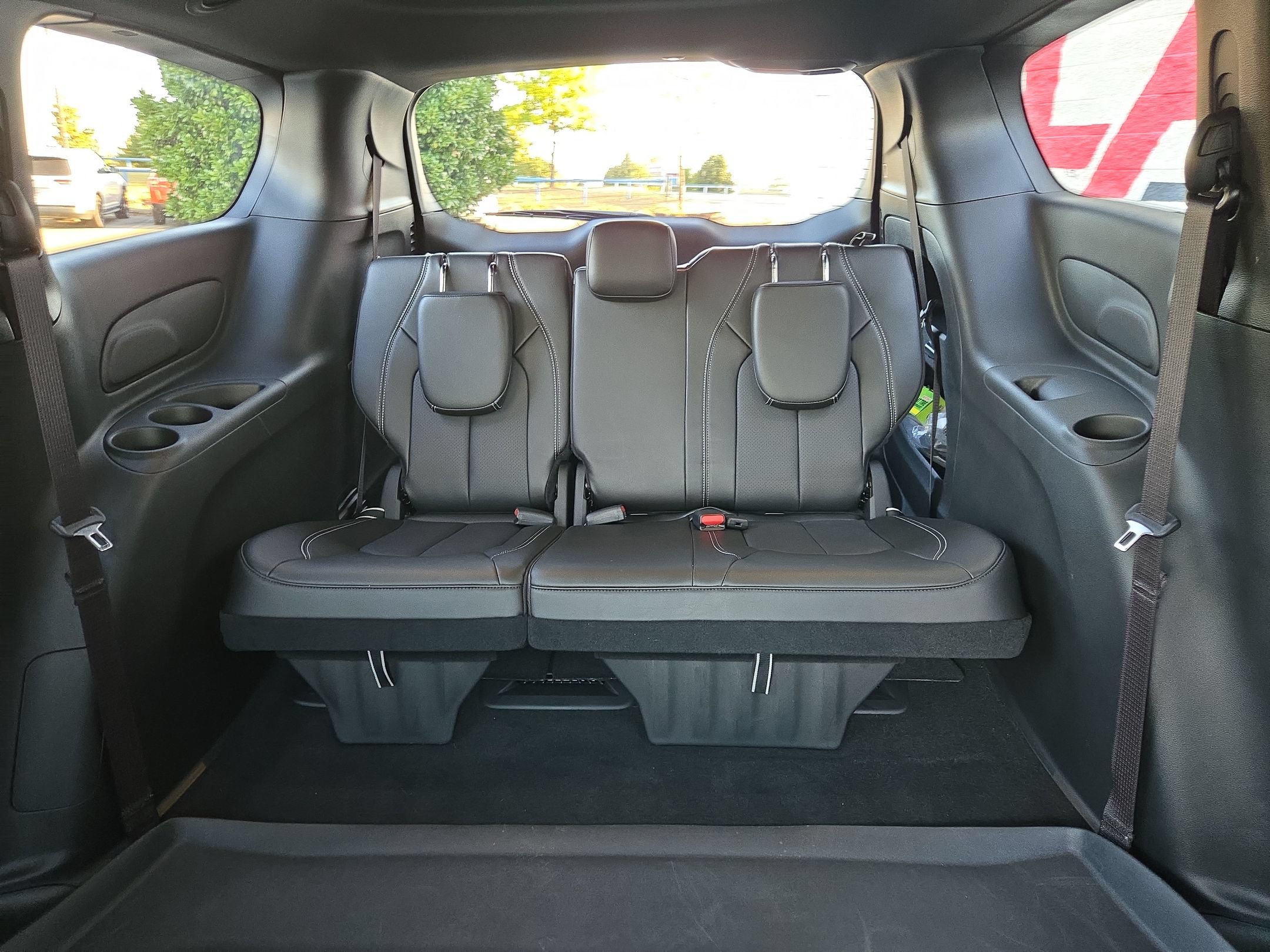 Used 2024 Chrysler Pacifica Touring-L w/ S Appearance Package AWD/4WD image 13