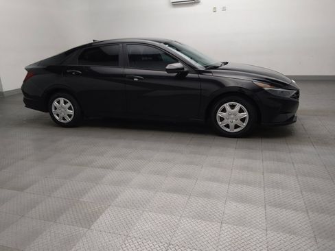 Used 2021 Hyundai Elantra SEL w/ Convenience Package image 11