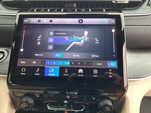 New 2025 Jeep Grand Cherokee Limited image 4