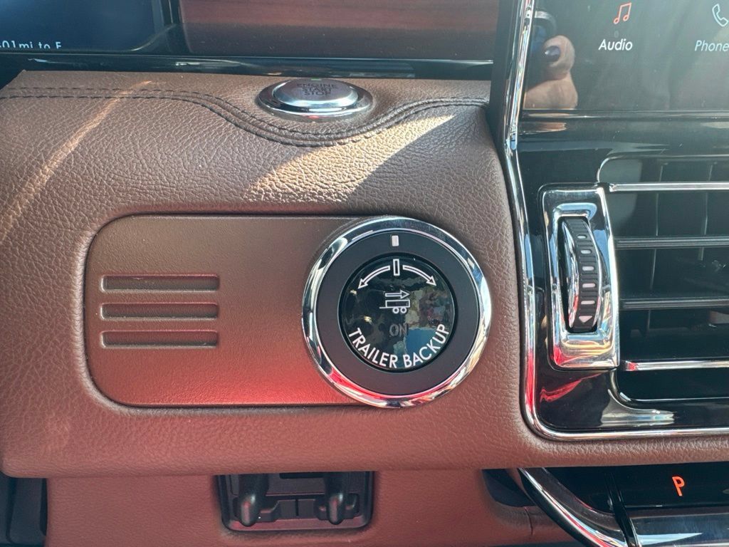 Used 2024 Lincoln Navigator L Reserve AWD/4WD image 20
