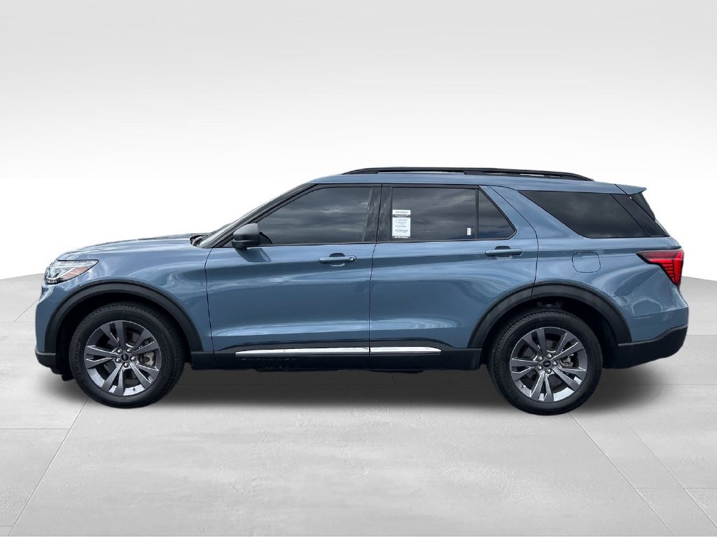 Used 2025 Ford Explorer Active w/ Active Comfort Package AWD/4WD image 2