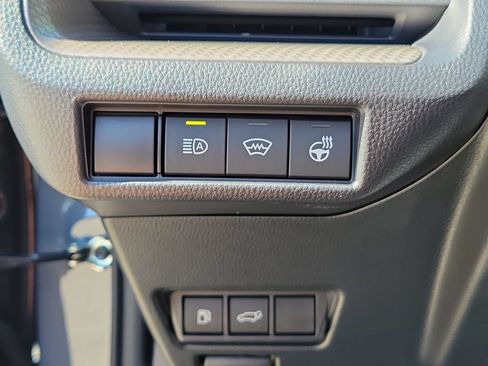 Used 2025 Toyota Prius Limited FWD image 21