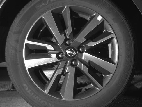 Used 2025 Nissan Versa SV FWD image 15