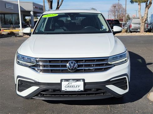 Used 2022 Volkswagen Tiguan SE w/ Panoramic Sunroof Package image 5
