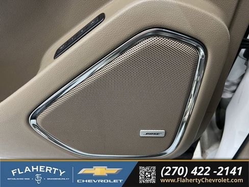 Used 2018 Chevrolet Suburban Premier AWD/4WD image 23