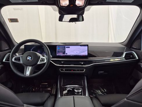 Used 2026 BMW X5 xDrive40i w/ M Sport Package AWD/4WD image 13
