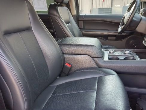 Used 2024 Ford Expedition Max XLT image 34