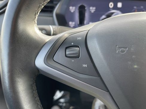 Used 2018 Tesla Model X 100D image 28