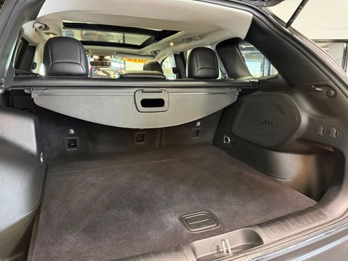 Used 2019 Jeep Cherokee Trailhawk AWD/4WD image 24
