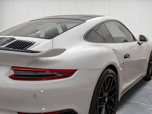 Used 2019 Porsche 911 Turbo S image 11