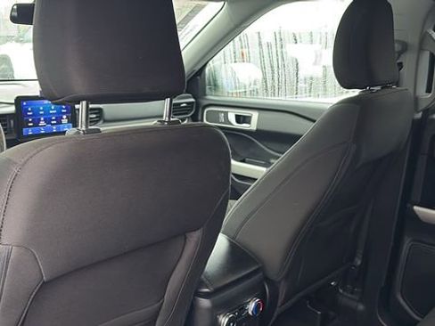 Used 2021 Ford Explorer XLT image 21