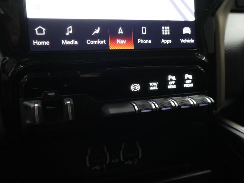 Used 2024 RAM 2500 Laramie AWD/4WD image 43