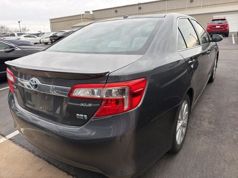 Used 2012 Toyota Camry XLE w/ Leather Pkg image 3