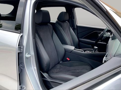 Used 2025 Acura ADX A-Spec FWD image 9
