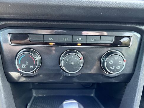 Used 2021 Volkswagen Tiguan S FWD image 21